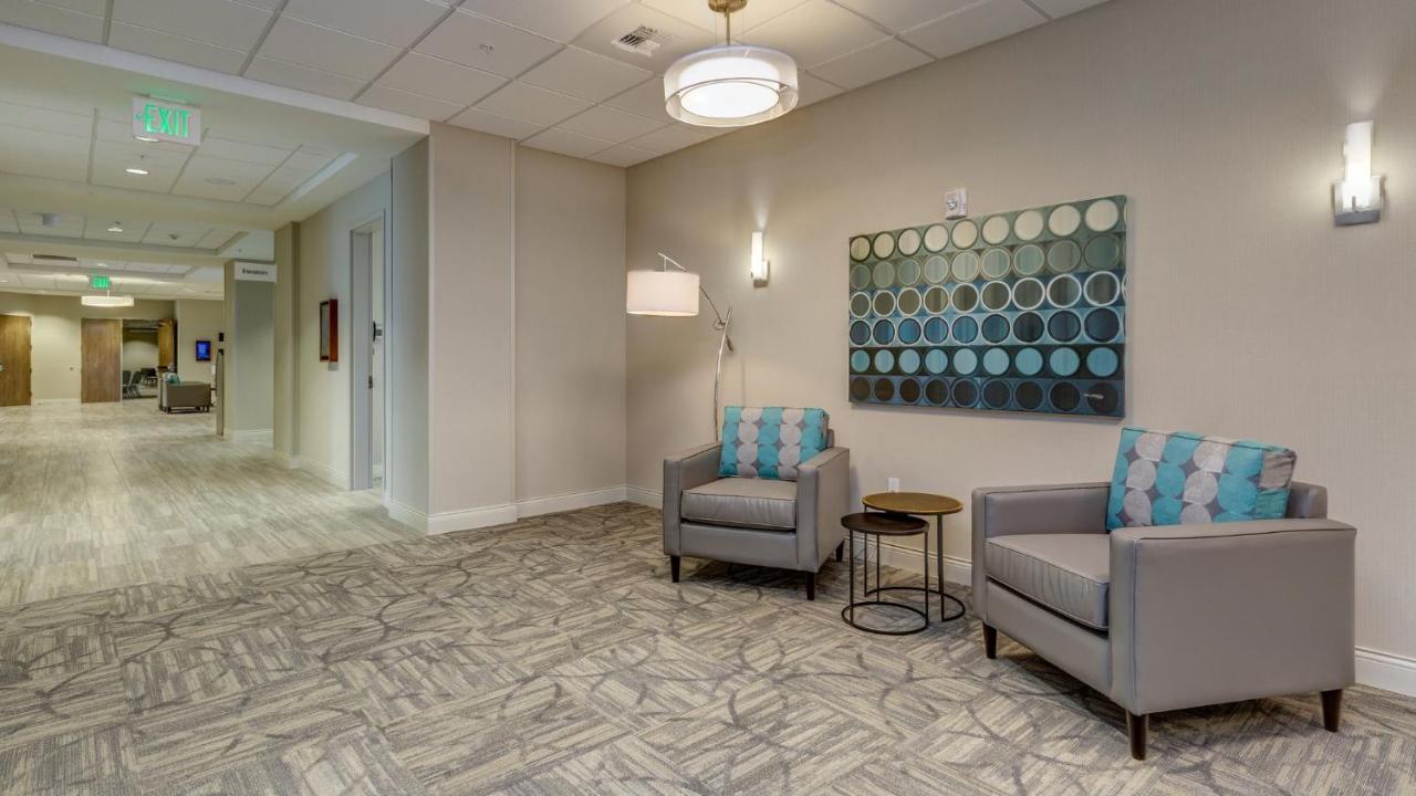 Holiday Inn & Suites Bellingham By Ihg Exterior photo